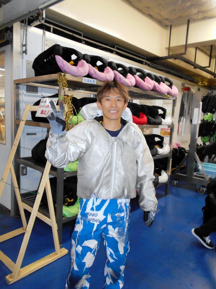 人気に応えて会心の表情の飯山泰