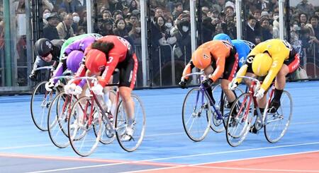 　１着③中石湊、２着⑨森田一郎、３着⑥栗山和樹（撮影・佐藤厚）