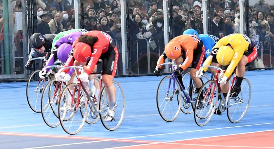 　１着③中石湊、２着⑨森田一郎、３着⑥栗山和樹（撮影・佐藤厚）