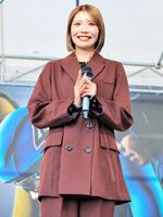 　平塚競輪でトークショー出演中の中島ひとみ