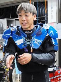 　トライアルでは完敗した黒川に立ち向かう青山周平