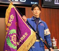 引退するエフフォーリアが美浦トレセンを退厩 横山武号泣「第二の馬生