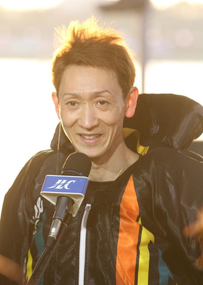 初日ウェイキードリーム戦を制し笑顔の佐藤翼