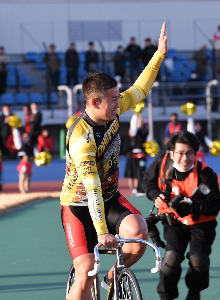 連覇達成の脇本雄太