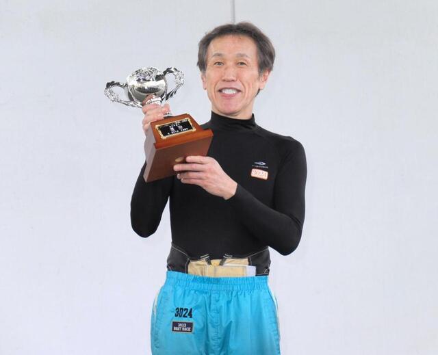 ボート】尼崎 64歳の西島義則がF2で貫禄の優勝「80歳まで走る