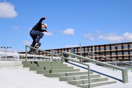 新装パークでデモンストレーションする白井空良選手