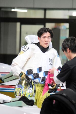 初日を１着発進とした西岡顕心