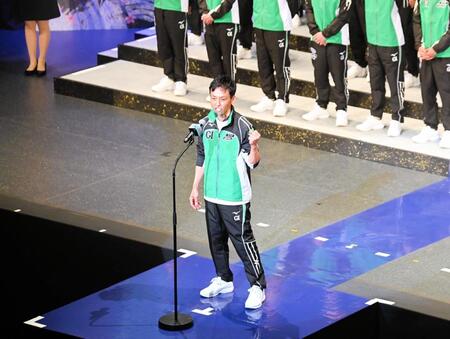 ミュージカル風の名スピーチを披露した上平真二