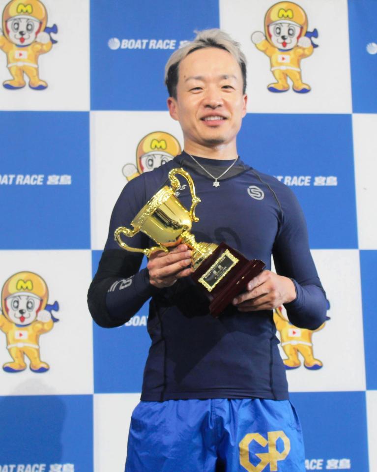 進化形ターンで若葉賞連覇を飾った山口剛