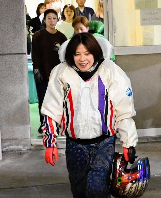 山田理央