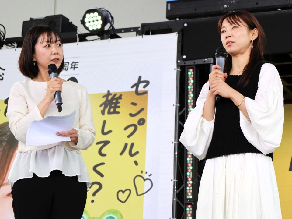 ボートレース尼崎でトークショーに出演した守屋美穂（右）