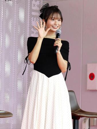 岸和田競輪でトークショーに出演中の森脇梨々夏