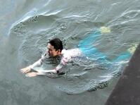 Ｇ２初Ｖで水神祭の祝福から泳いで戻る常住蓮
