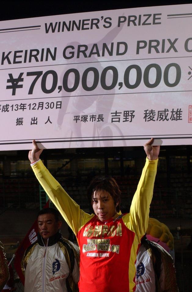 ＫＥＩＲＩＮグランプリを制した伏見俊昭＝２００１年１２月