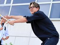 トークショー出演中にモノマネを披露した今成亮太氏