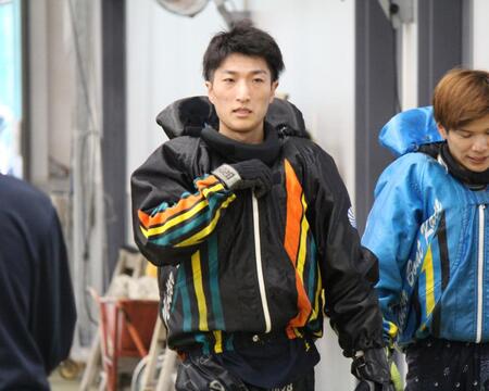 ３日目６Ｒ、２コース差しで白星を挙げた原田才一郎