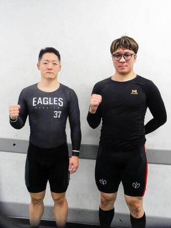 今年３回目の優勝を決めた佐々木悠葵（右）と、Ａ級優勝の竹山陵太
