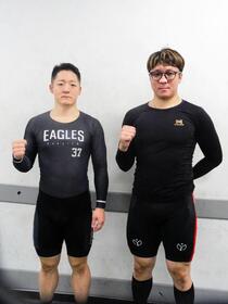 今年３回目の優勝を決めた佐々木悠葵（右）と、Ａ級優勝の竹山陵太