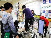 スピードチャレンジ実施中の広島競輪ＰＲブース
