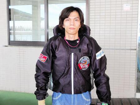 準優は２コースまくりを決めた近江翔吾