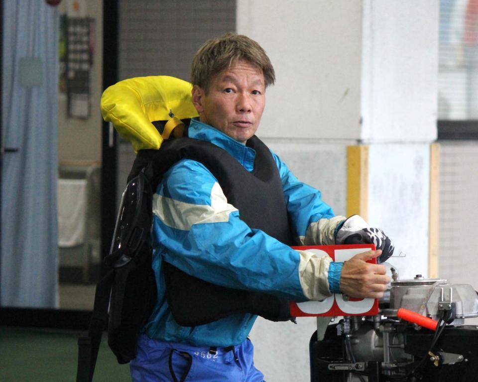 赤プレートの３５号機を手に入れた吉川昭男