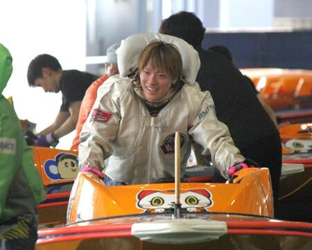 当地連続Ｖに挑戦する中村泰平