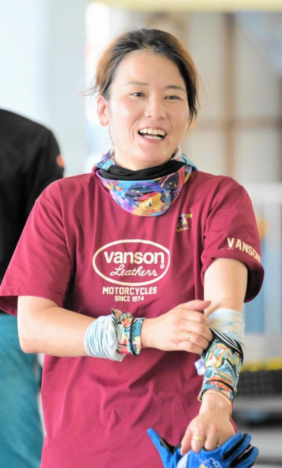 新品未使用　ボートレース甲子園　木製ボールとカード　平高奈菜 平高奈菜選手 ボートレース甲子園 トレーディングカード - メルカリ