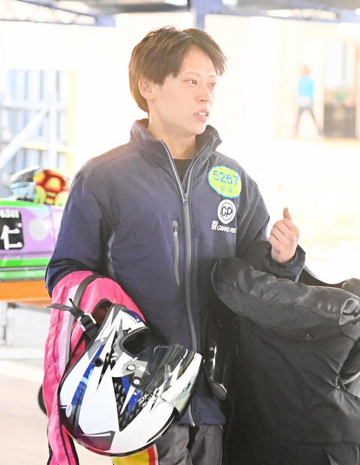 得意のびわこ水面で暴れ回る石本裕武