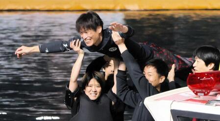 うれしいＳＧ初勝利で水神祭を行った深井利寿