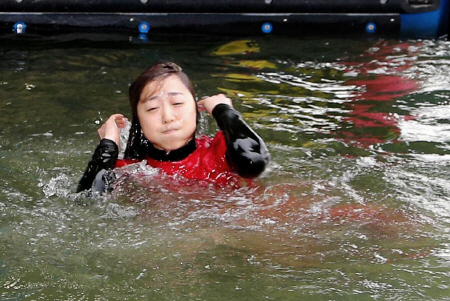 　ＳＧ初勝利を挙げ水神祭で祝福される金田幸子