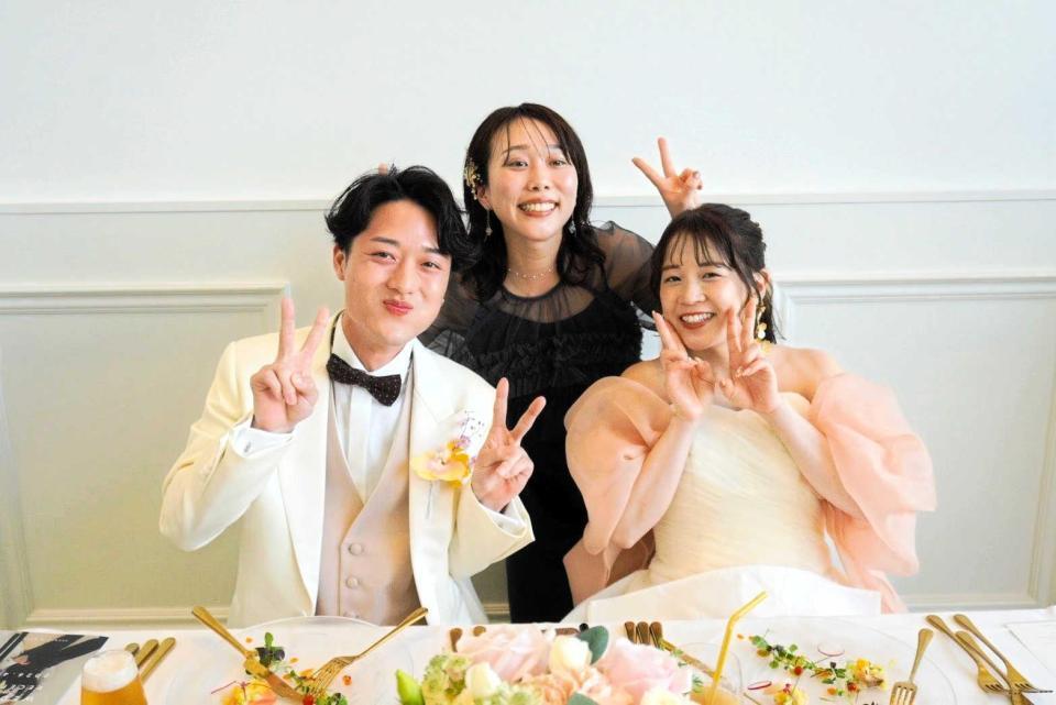 　勝浦真帆ちゃん（右）と中村駿平君（左）の結婚式に参加してきました