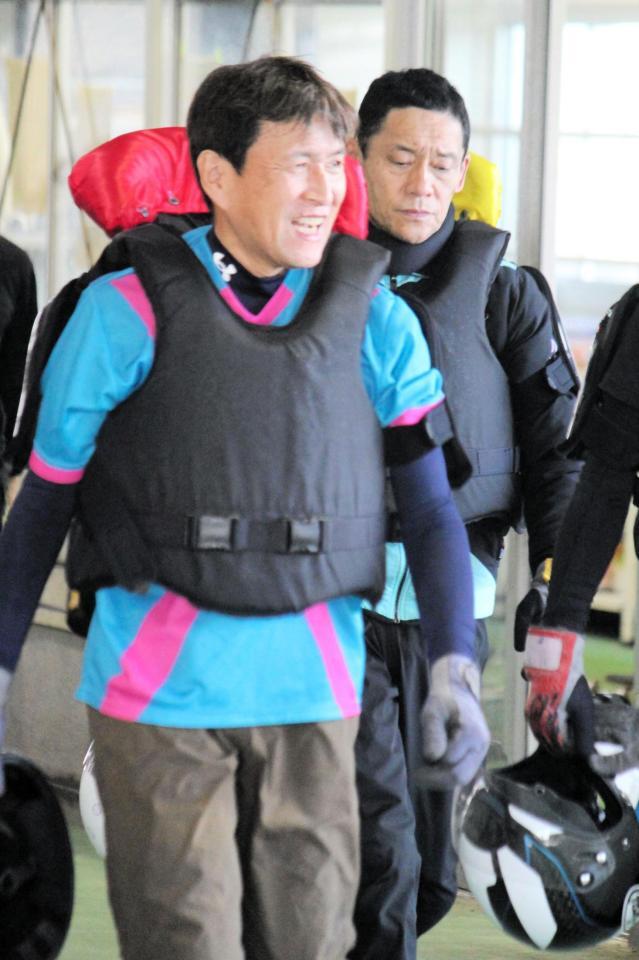 ２連対率トップの３８号機が相棒となった中野和裕（手前）
