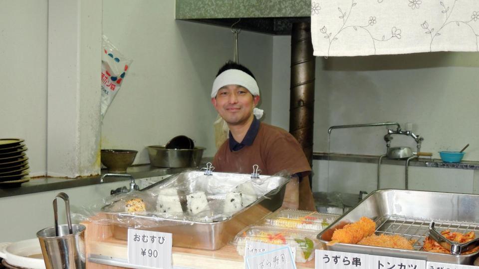 　「セルフうどん麺太郎」を経営する中村桃佳の父・忠之さん