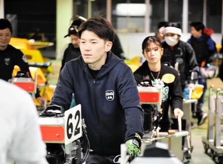 　伸び型に挑戦中の真鳥康太