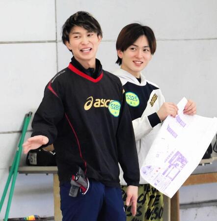 今年のフレッシュルーキーに抜てきされた佃来紀（左）と渋川夏