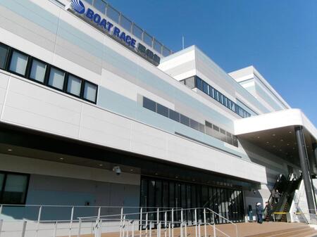 昨年末にオープンした新スタンド