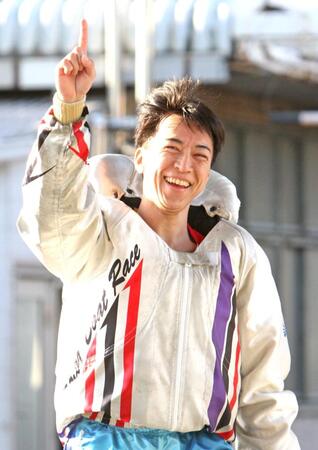 初のＡ１昇格に喜ぶ中山将