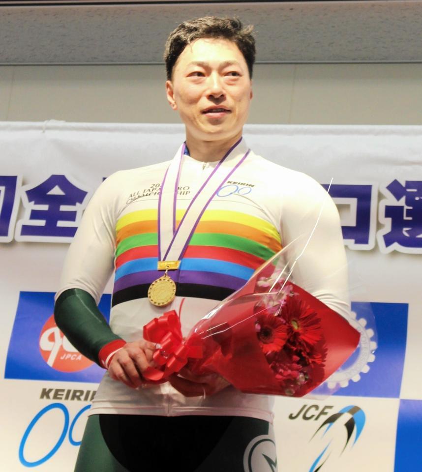 大会新記録で１キロタイムトライアルを制した新田祐大