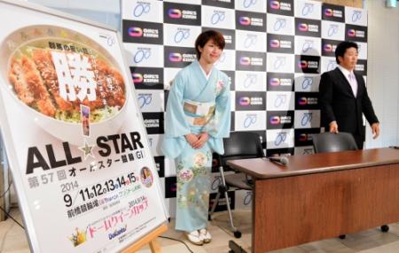 オールスター＆ガールズケイリン総選挙でファン投票１位の石井貴子（左）と深谷知広