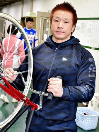 鋭脚を存分に発揮する小倉竜二