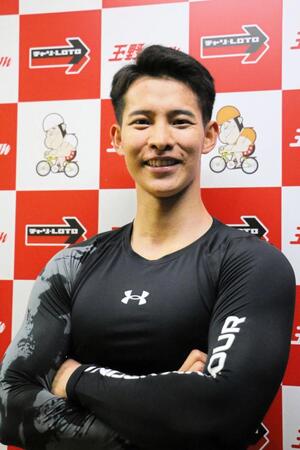 デビュー初勝利で笑顔の秋山太洋