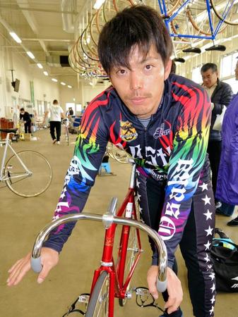強気の走りで決勝進出を目指す岸川哲也