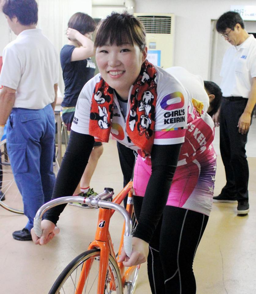 競輪 地元バンクで激走する三宅愛梨 玉野ミッドナイト競輪特集 ミッドナイト競輪 デイリースポーツ Online
