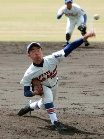 　市川を１５奪三振で完封した神戸国際大付・大園祐也投手