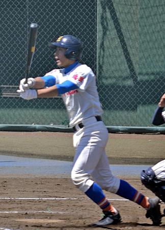 花咲徳栄 花咲徳栄が初回に先制 先頭から3連打で2点を奪う/野球