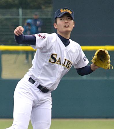 　リリーフで登板も、適時打を許した済美・安楽