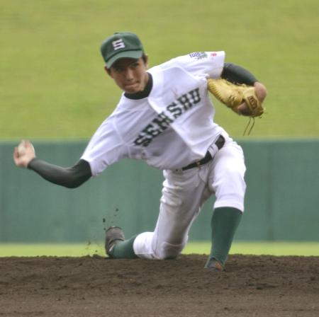 　拓大紅陵を４安打完封し、チームを２年連続の４強に導いた専大松戸・高橋