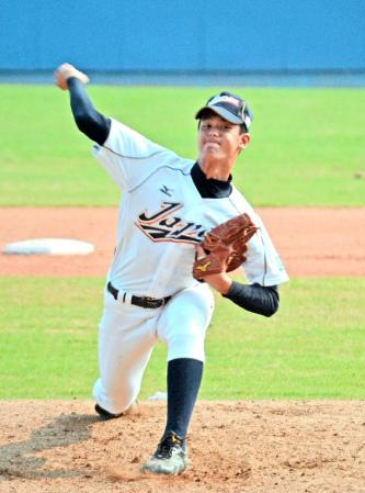 　大会初登板で２回無失点３奪三振と好投し、勝利投手となった高橋光＝台中