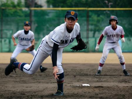 　高松商はエース・守田が好投