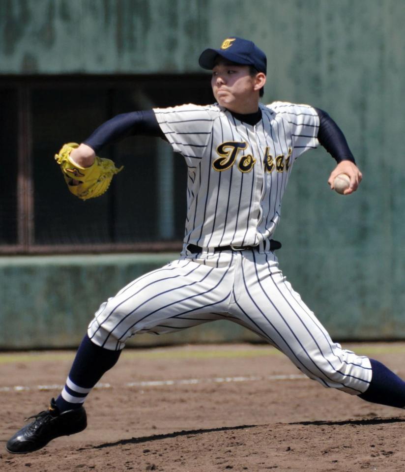 今春公式戦初登板で九回途中まで１安打、11奪三振と好投した東海大相模・小笠原